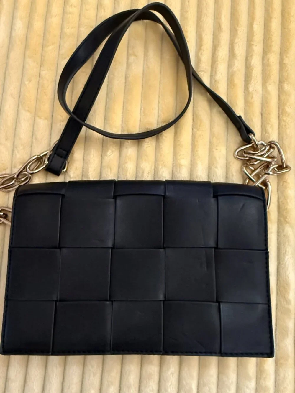 Like Dreams Black Crossbody Bag - Picture 3 of 5